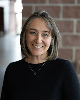 headshot of Suzanne Oetjen